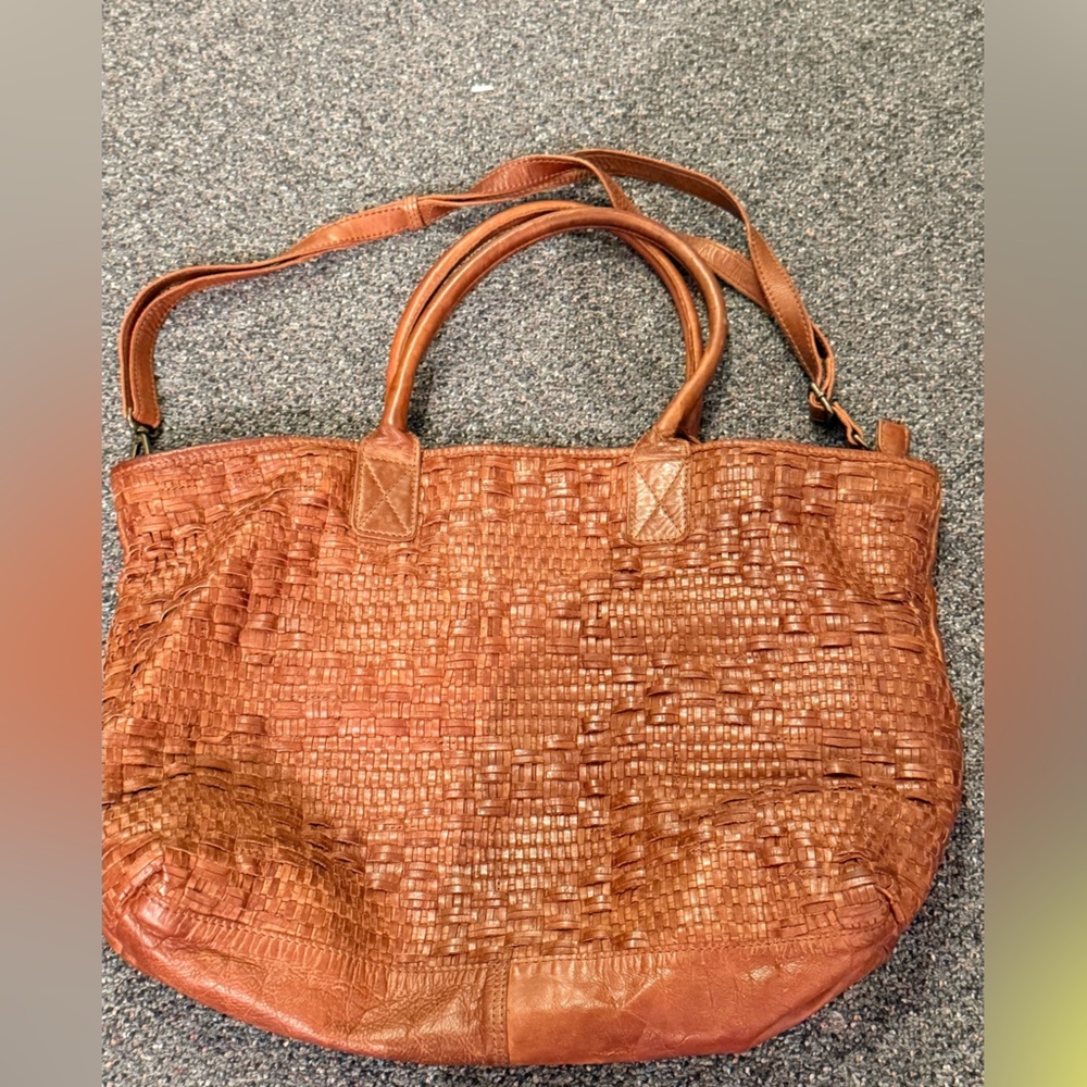 GENUINE LEATHER BAG, VINTAGE LOOK BY ARTISANS IN INDIA.